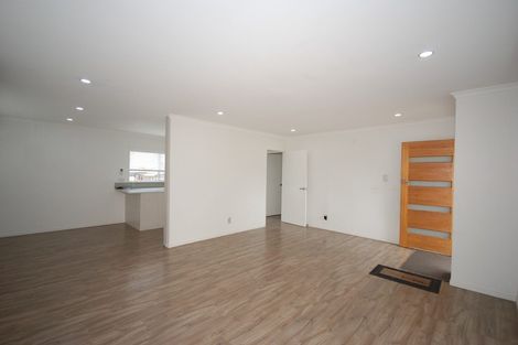 Photo of property in 36 Lendenfeld Drive, Papatoetoe, Auckland, 2025