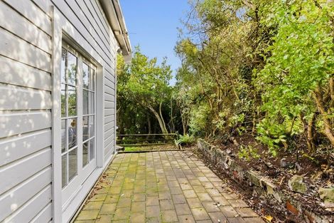 Photo of property in 15 Clifford Street, Dalmore, Dunedin, 9010