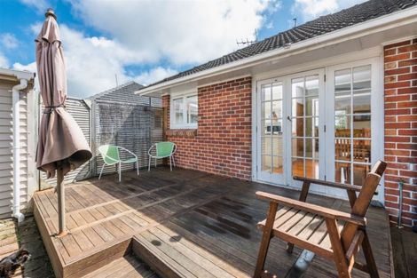 Photo of property in 9 Paton Avenue, Te Atatu South, Auckland, 0610