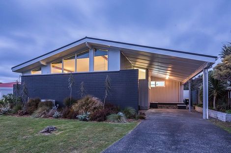 Photo of property in 2 Cranwell Street, Churton Park, Wellington, 6037
