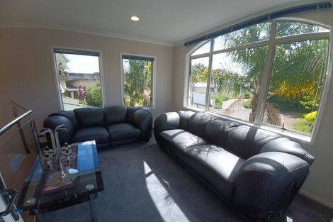 Photo of property in 9 San Clemento Way, Rototuna, Hamilton, 3210