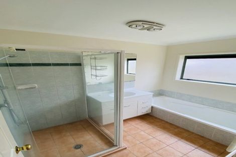 Photo of property in 88 Bluebird Crescent, Unsworth Heights, Auckland, 0632