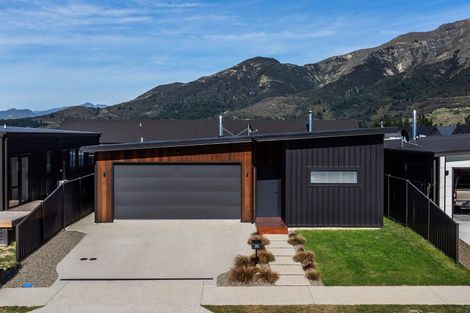 Photo of property in 30 Dunn Street, Lake Hawea, 9382
