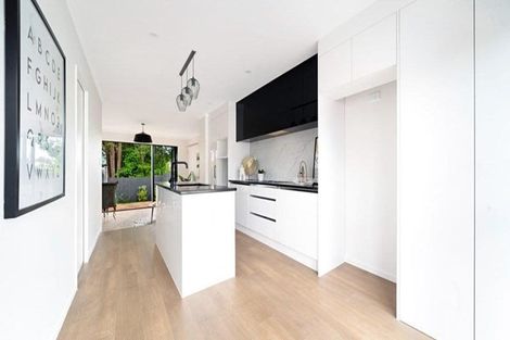 Photo of property in 30 Brandon Road, Glen Eden, Auckland, 0602
