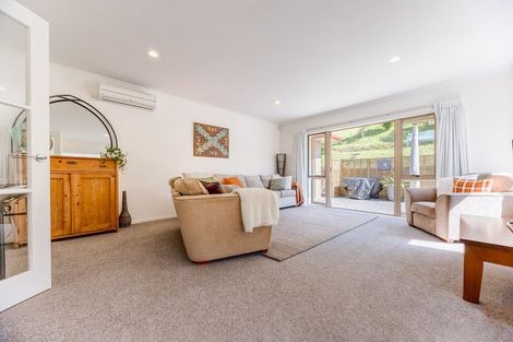 Photo of property in 8 Leanne Way, Waikanae Beach, Waikanae, 5036