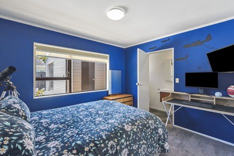 Photo of property in 4 Graham Grove, Waikanae, 5036