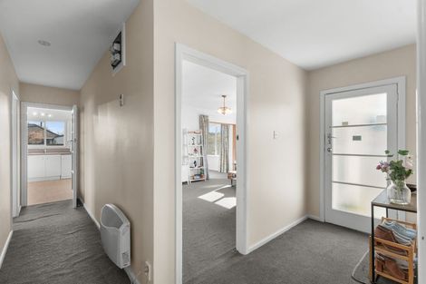 Photo of property in 33 Wilton Crescent, Bishopdale, Christchurch, 8053