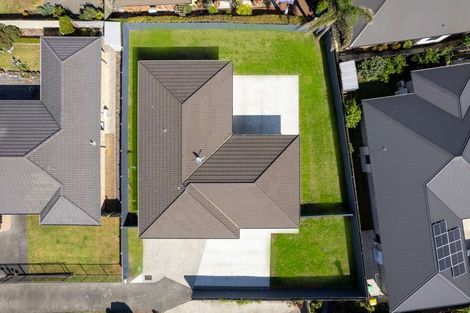 Photo of property in 16 Ripple Grove, Waiuku, 2123