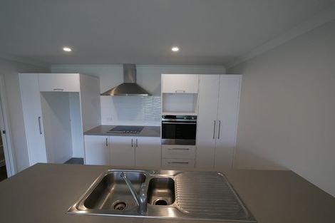 Photo of property in 2 Matawai Puna Drive, Pukekohe, 2120