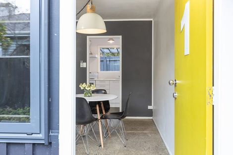 Photo of property in 1/125a Birkdale Road, Birkdale, Auckland, 0626