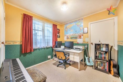 Photo of property in 21 Thomson Grove, Stokes Valley, Lower Hutt, 5019