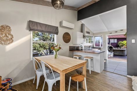 Photo of property in 6a Tiri Road, Manly, Whangaparaoa, 0930