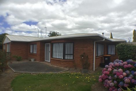 Photo of property in 2/455 Ferguson Street, Palmerston North, 4410