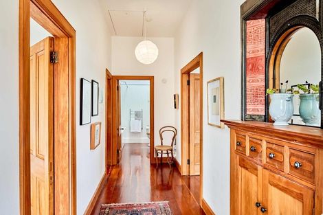 Photo of property in 33 Harland Street, Brooklyn, Wellington, 6021