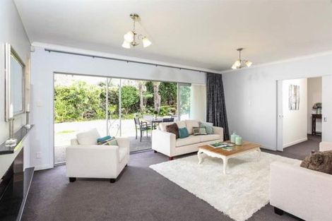 Photo of property in 132 Mountain Road, Henderson Valley, Auckland, 0612