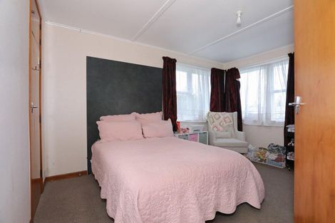 Photo of property in 11 Ngahina Street, Marton, 4710