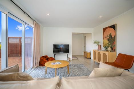 Photo of property in 17 Puriri Street, Hilltop, Taupo, 3330