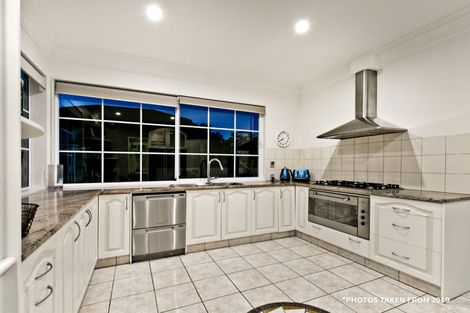 Photo of property in 18 Mansion Court, West Harbour, Auckland, 0618