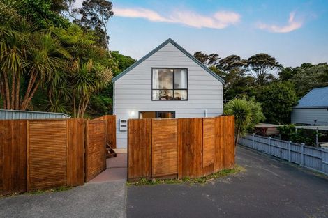 Photo of property in 1/147 Spinella Drive, Bayview, Auckland, 0629