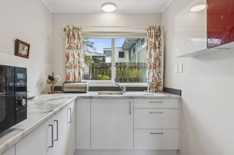 Photo of property in 4/43 Anzac Road, Browns Bay, Auckland, 0630