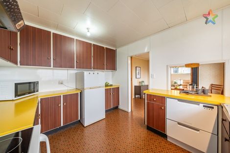 Photo of property in 47 Pekanga Road, Normandale, Lower Hutt, 5010