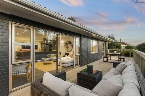 Photo of property in 68 Roberts Road, Glenfield, Auckland, 0629