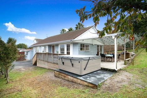 Photo of property in 48 Donovan Avenue, Massey, Auckland, 0614