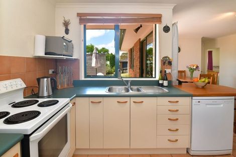 Photo of property in 67 Cabeleigh Drive, Helensville, 0800