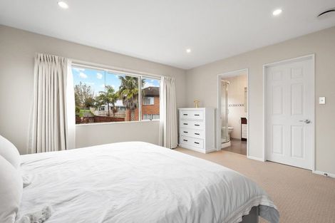 Photo of property in 8 Cuthill Close, Albany, Auckland, 0632