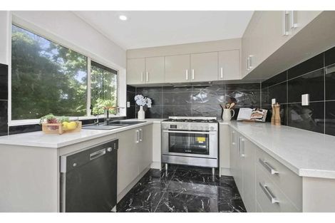 Photo of property in 2 Sheriff Place, Randwick Park, Auckland, 2105