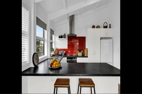 Photo of property in 15 Tasman Street, Opunake, 4616