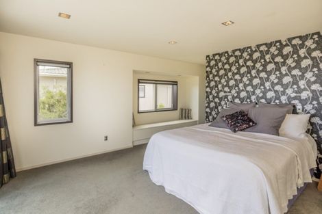 Photo of property in 48 Kotare Street, Waikanae, 5036