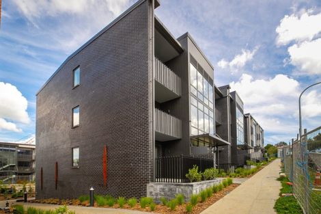Photo of property in 25 Potter Avenue, Northcote, Auckland, 0627