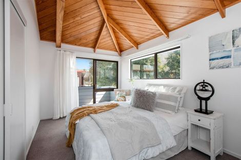 Photo of property in 6 Glucina Avenue, West Harbour, Auckland, 0618