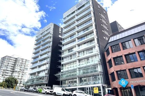 Photo of property in Montreaux Apartments, 5i/164 The Terrace, Wellington Central, Wellington, 6011