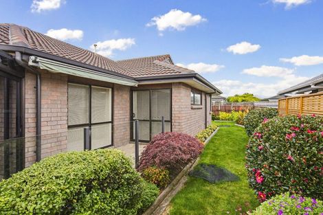Photo of property in 4 Cranbrook Grove, Waikanae, 5036