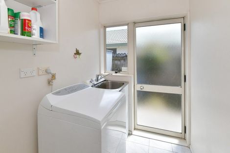 Photo of property in 110 Lakeside Drive, Orewa, 0931