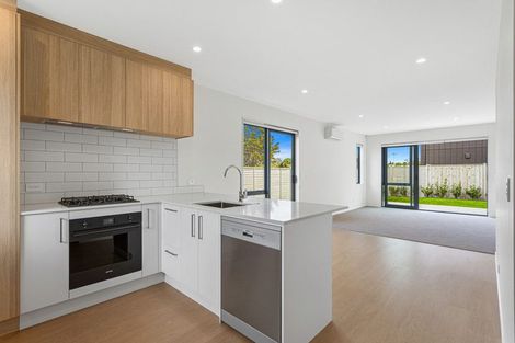 Photo of property in 6 Verde Lane, Rosehill, 2113