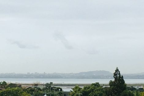 Photo of property in 8 Sailfish Drive, West Harbour, Auckland, 0618
