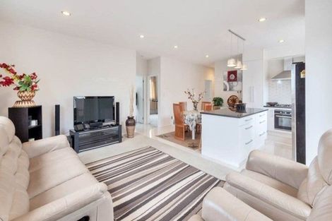 Photo of property in 17 Clendon Place, Manurewa, Auckland, 2102