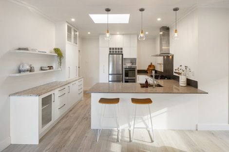 Photo of property in 74 Princes Street, Cambridge, 3434