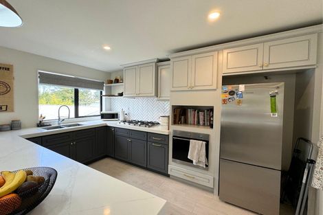 Photo of property in 10 Mahinga Place, Massey, Auckland, 0614