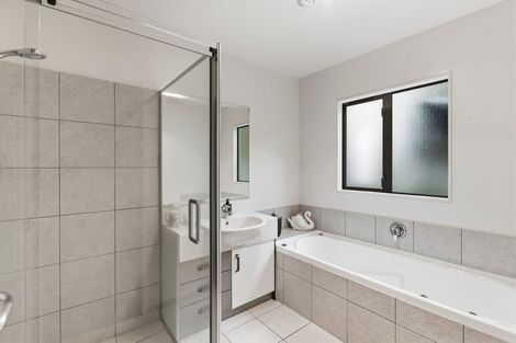 Photo of property in 5 Rifleman Lane, Paraparaumu Beach, Paraparaumu, 5032