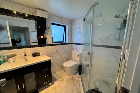 Photo of property in 14a Pipitea Place, Massey, Auckland, 0614