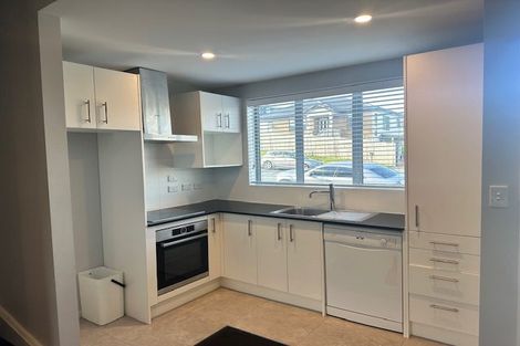 Photo of property in 15/11 Ray Small Drive, Papakura, 2110
