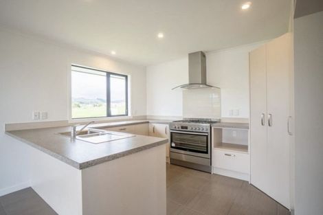 Photo of property in 33 Silicon Way, Fitzherbert, Palmerston North, 4410