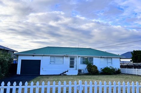 Photo of property in 93 Henderson Valley Road, Henderson, Auckland, 0612