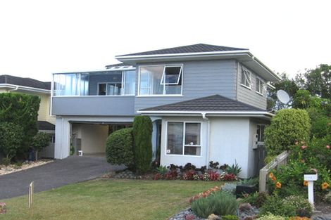 Photo of property in 1/10 Javelin Place, West Harbour, Auckland, 0618