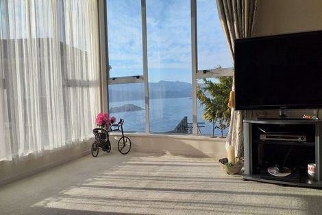 Photo of property in 2b Sunhaven Drive, Newlands, Wellington, 6037