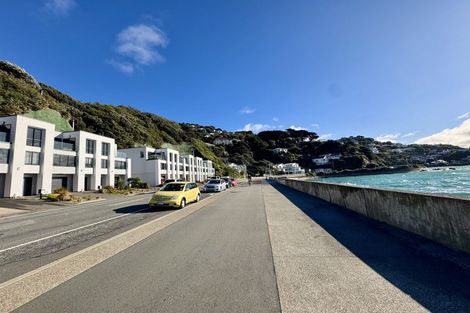 Photo of property in 10/148 Evans Bay Parade, Roseneath, Wellington, 6021